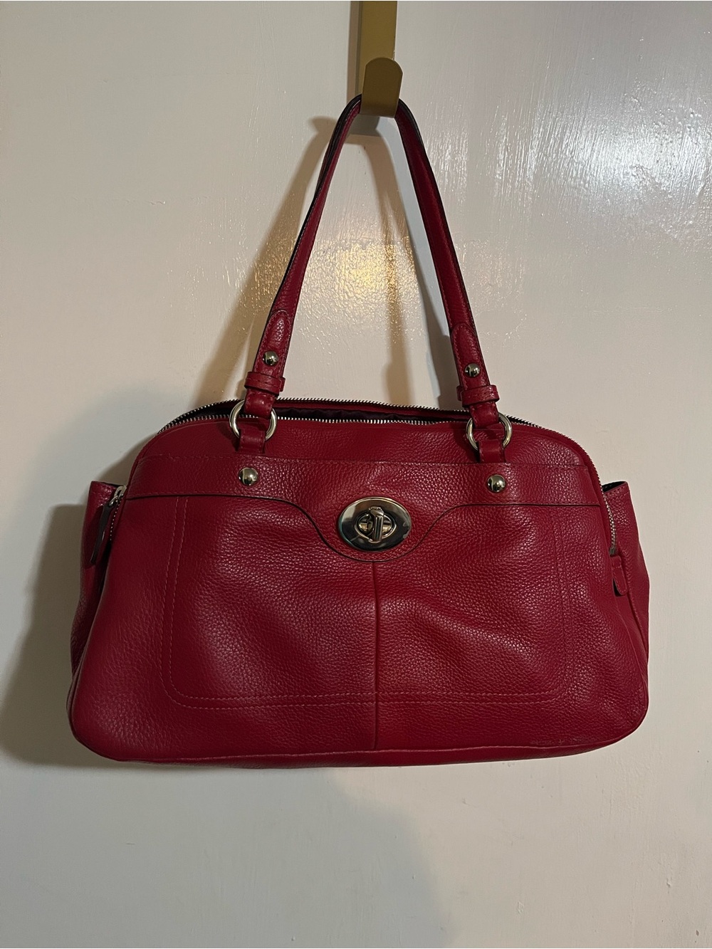 Coach Penelope Red Leather Shoulder Bag with Turn-Lock Closure